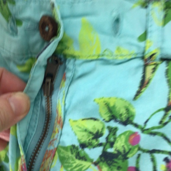 Tailor Vintage reversible aqua to tropical floral. - Picture 5 of 12